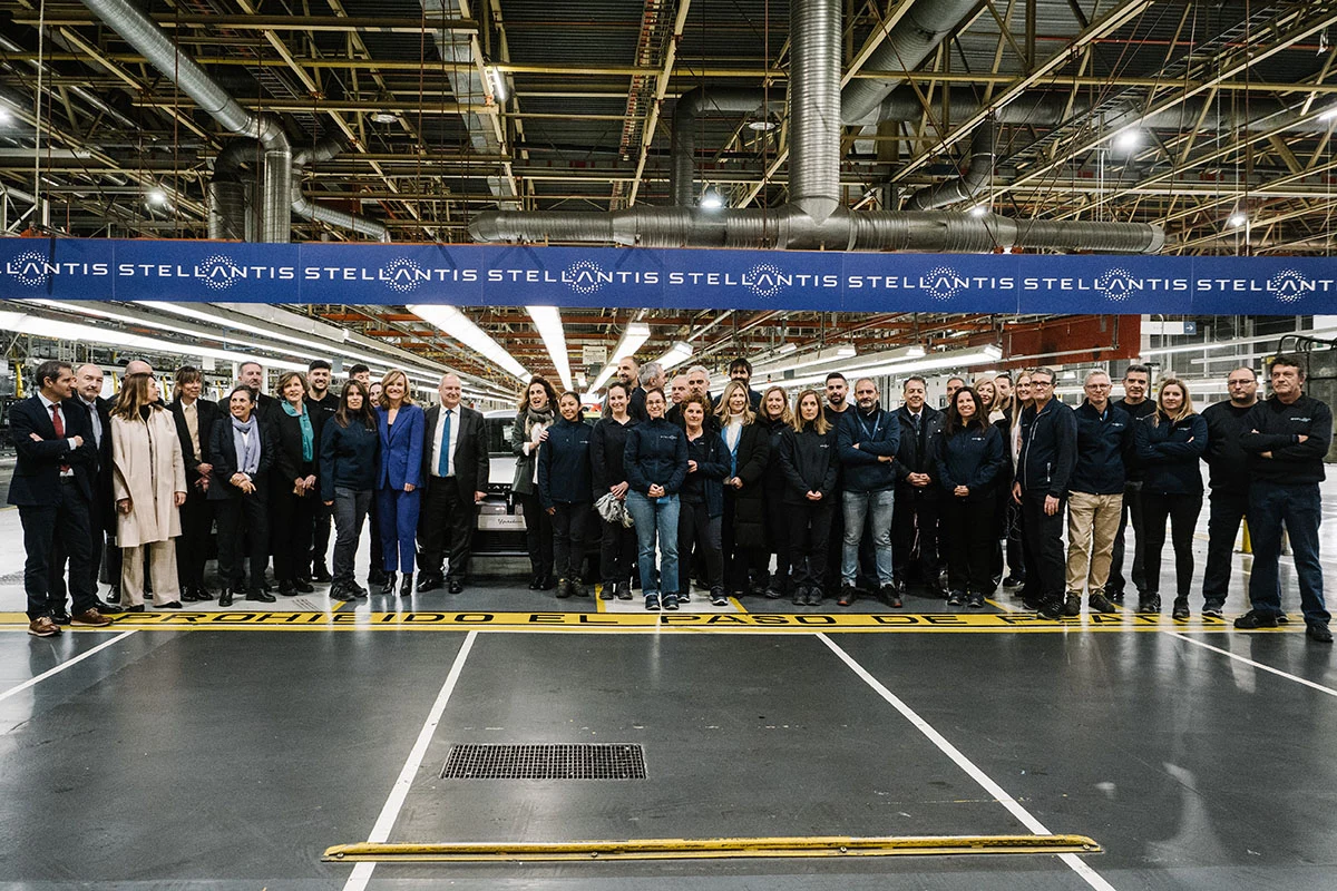 Officials at the Stellantis-CATL Zaragoza battery project