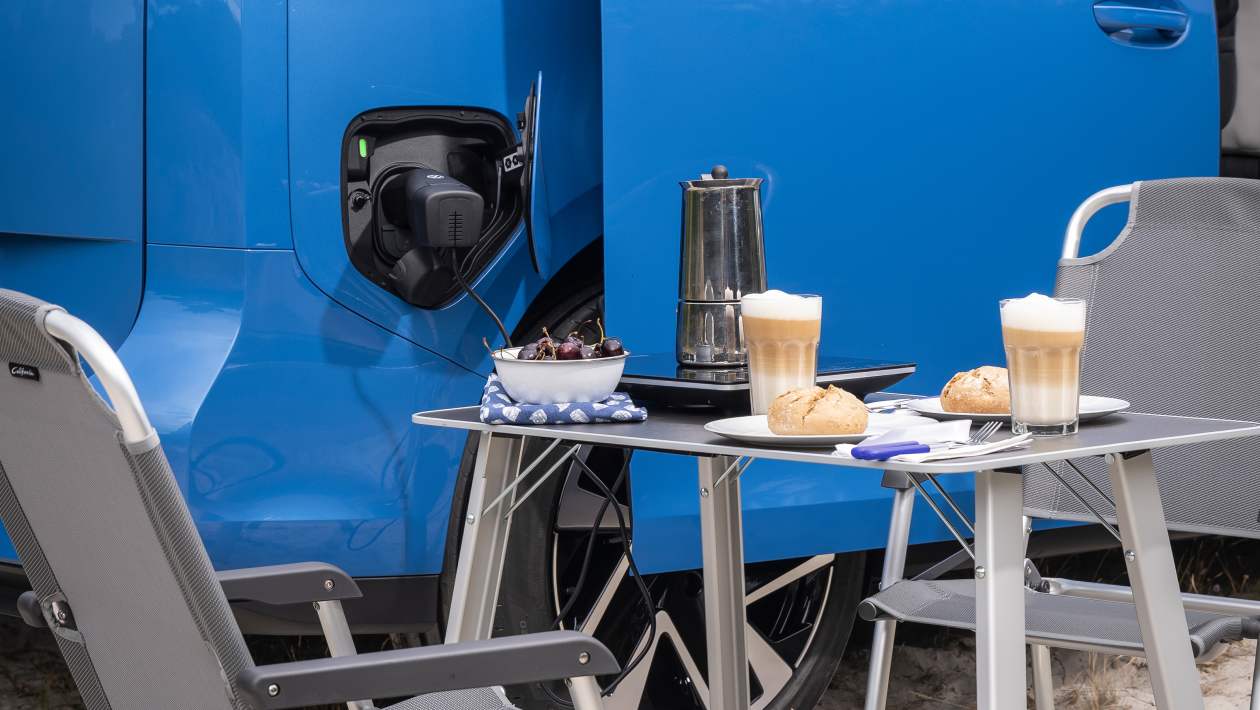 Volkswagen ID. California Cruise alimenta una cafetera mediante V2L