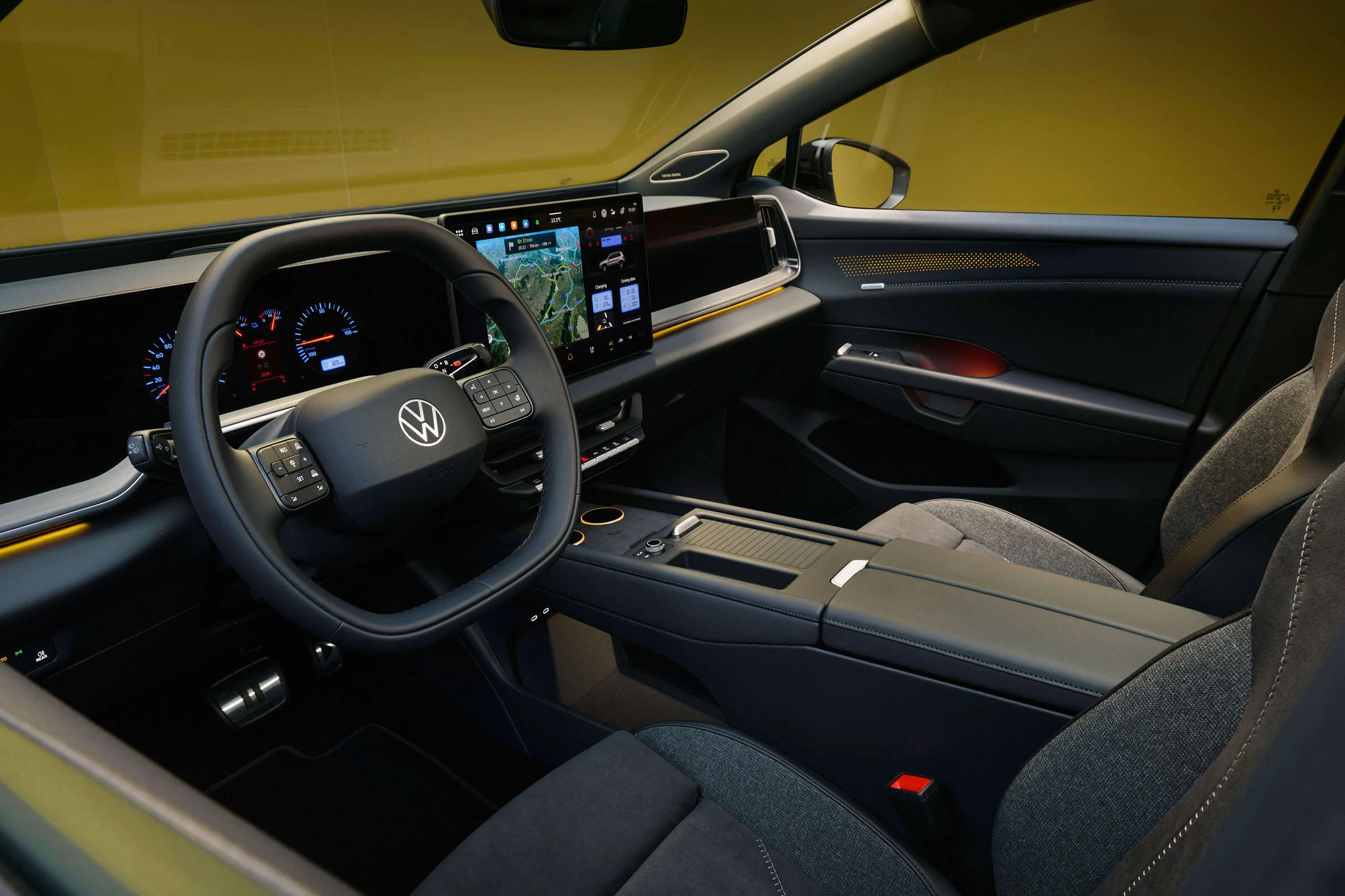 Der Innenraum des Volkswagen ID. Tiguan mit Zentralbildschirm