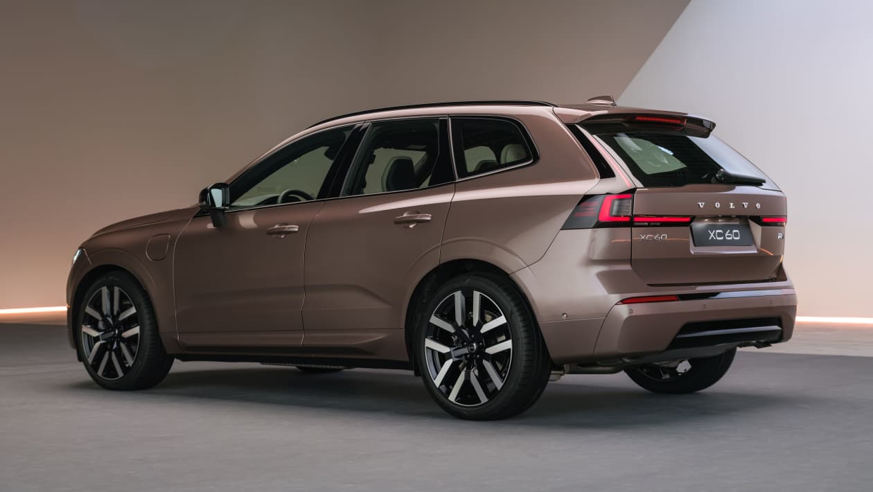 Volvo XC60 restyling, vista trasera con los nuevos pilotos y el portón revisado